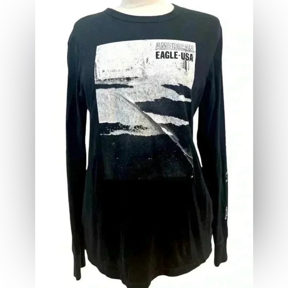 American Eagle Outfitters long sleeve black T-shirt